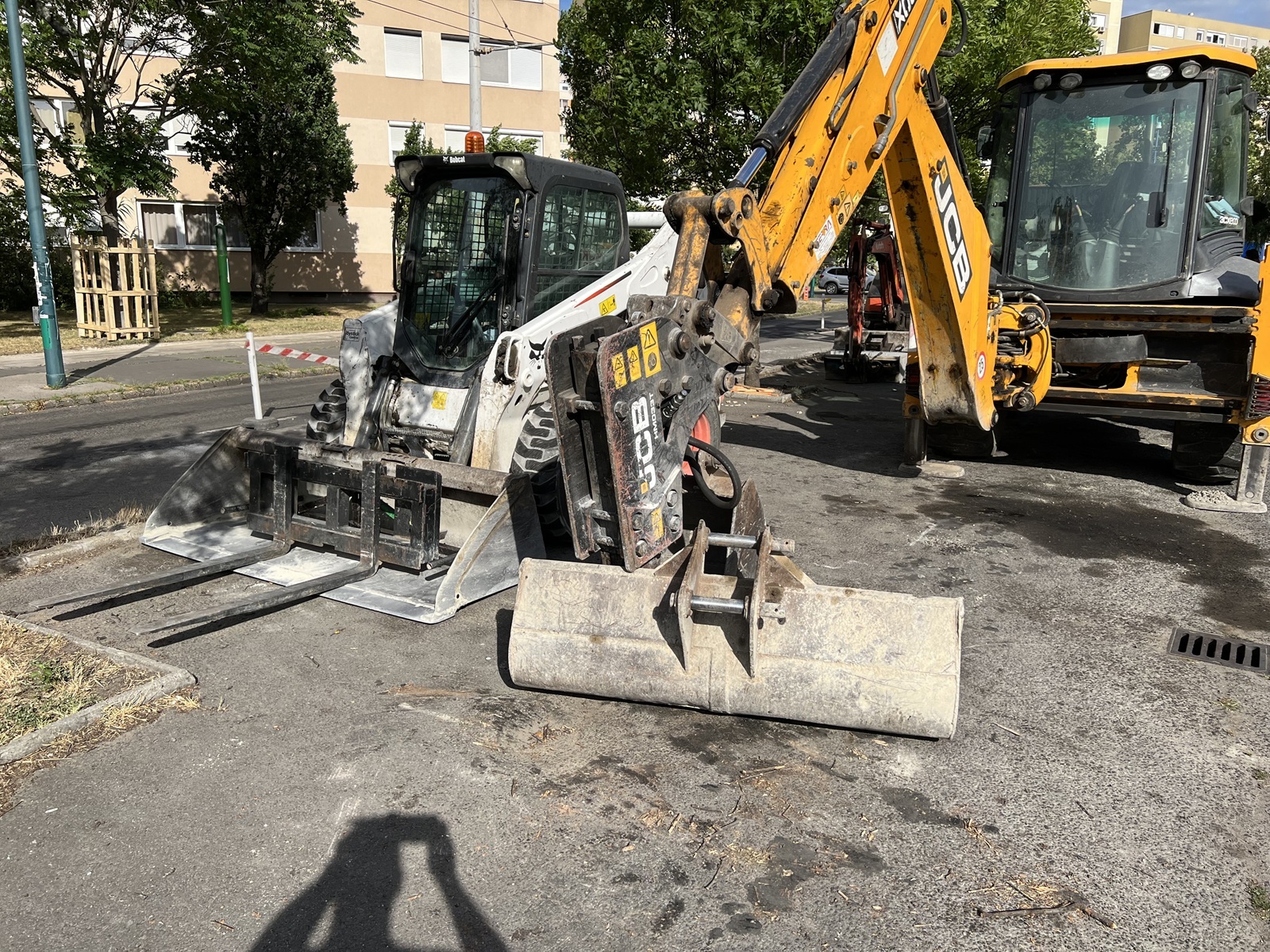 Gépőrzés – munkagépek védelme városi környezetben